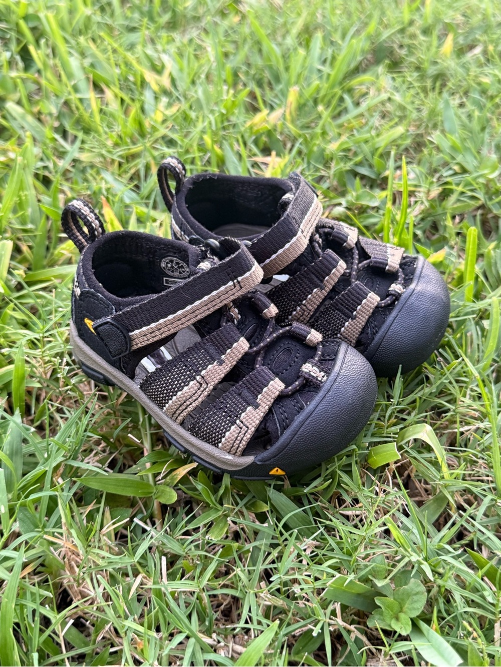 Keen Little Kids Black and Tan Closed-Toe Sandals